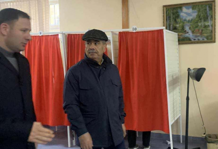   Azerbaijani defense minister votes in presidential election  