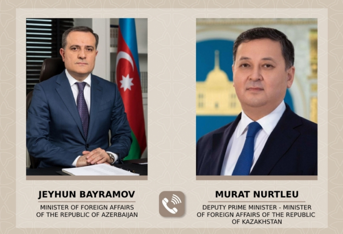  Canciller azerbaiyano felicitó al Ministro de Asuntos Exteriores de Kazajistán por su renombramiento en el cargo 