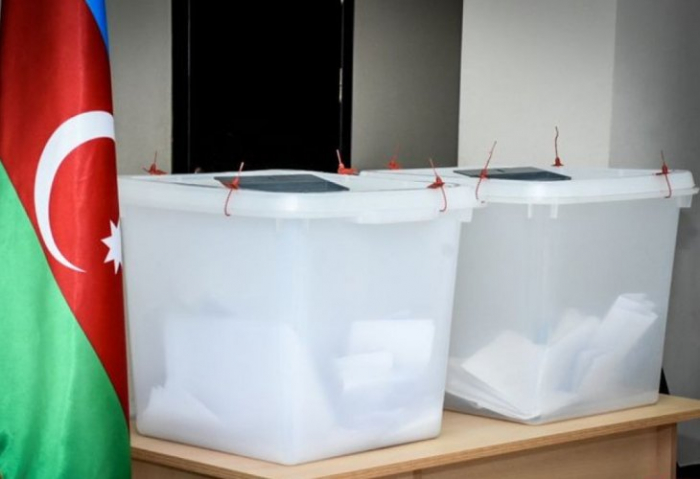   Abstimmung bei den vorgezogenen Präsidentschaftswahlen in Aserbaidschan endet  