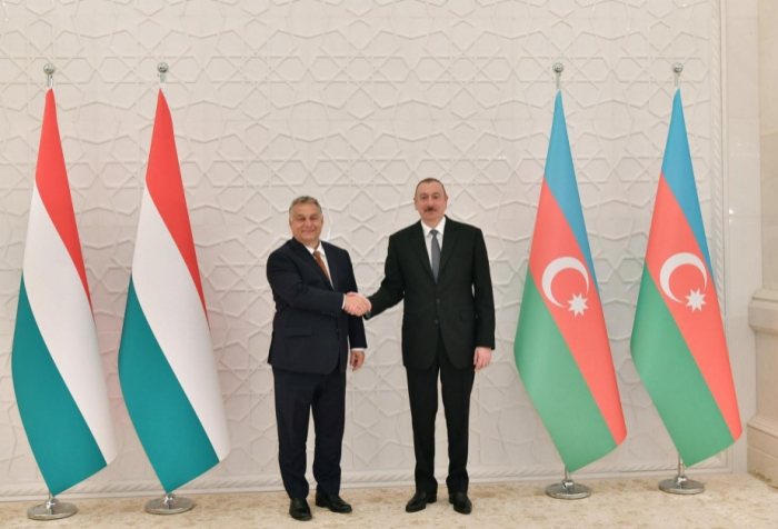  El Primer Ministro de Hungría llamó a Ilham Aliyev 