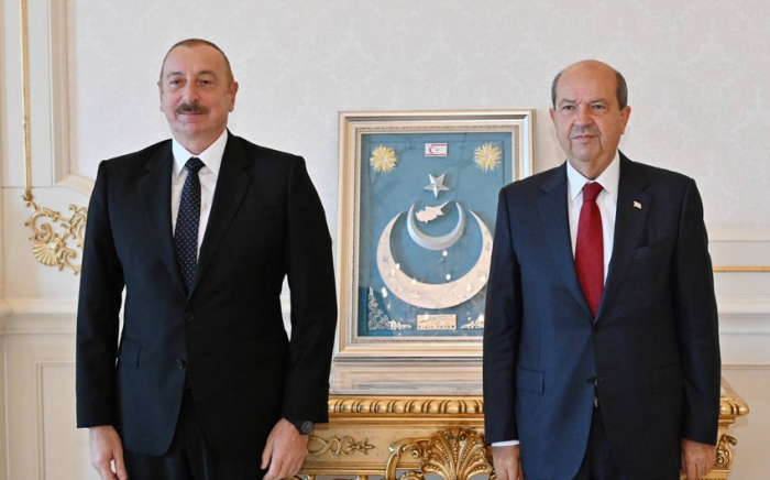  Leader Nordzyperns gratulierte dem Präsidenten Aserbaidschans, Ilham Aliyev 