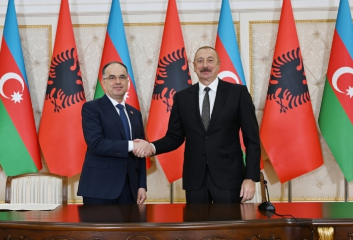 Le président de la République d’Albanie félicite Ilham Aliyev