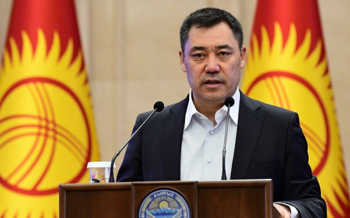   Präsident Kirgisistans forderte die Vereinigten Staaten auf, sich nicht in die Angelegenheiten des Landes einzumischen  