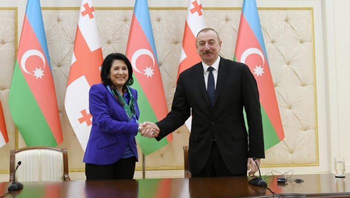   La presidenta de Georgia felicita al presidente Ilham Aliyev  
