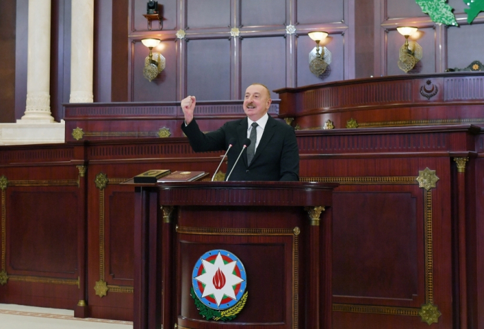 Ilham Aliyev:  Heute ist das aserbaidschanische Volk wie eine Faust geeint, diese Einheit sollte dauerhaft sein 