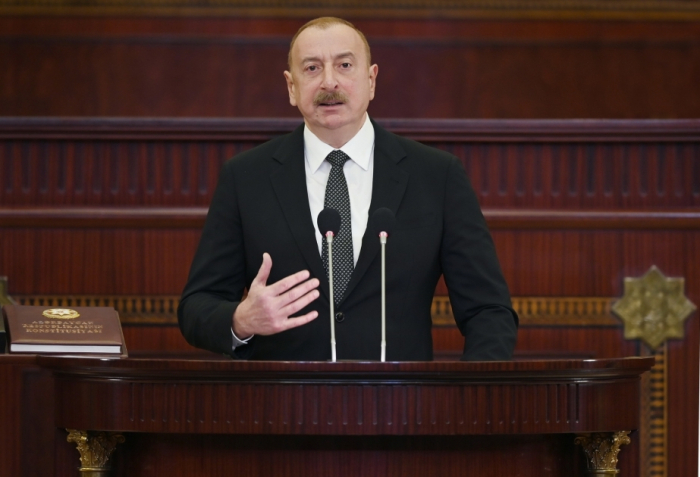     Präsident:   In der Vergangenheit haben Kräfte, die uns nicht mochten, Gerüchte verbreitet, dass es in Aserbaidschan kein Öl gibt  