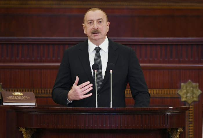     Präsident Aliyev:   Wir sollten an der Seite der Länder sein, die gegen den Neokolonialismus kämpfen  
