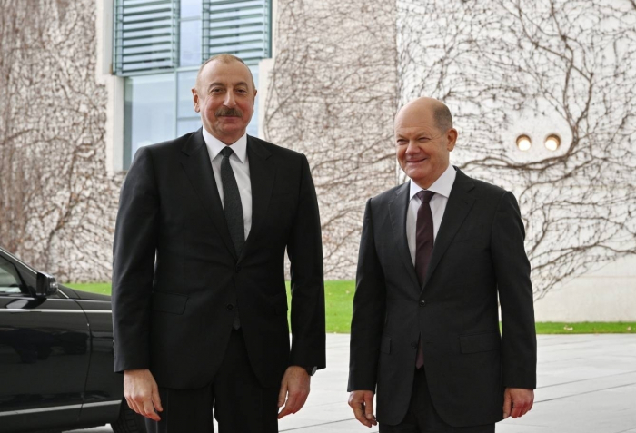   Bundeskanzler Olaf Scholz gratuliert Ilham Aliyev  