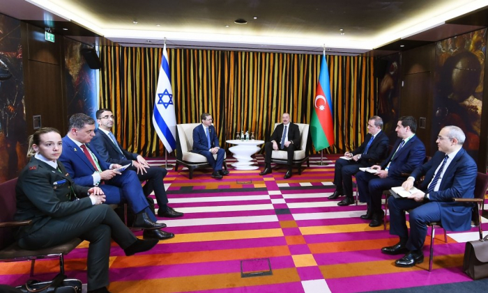   Präsident Ilham Aliyev trifft sich mit dem israelischen Präsidenten Isaac Herzog  
