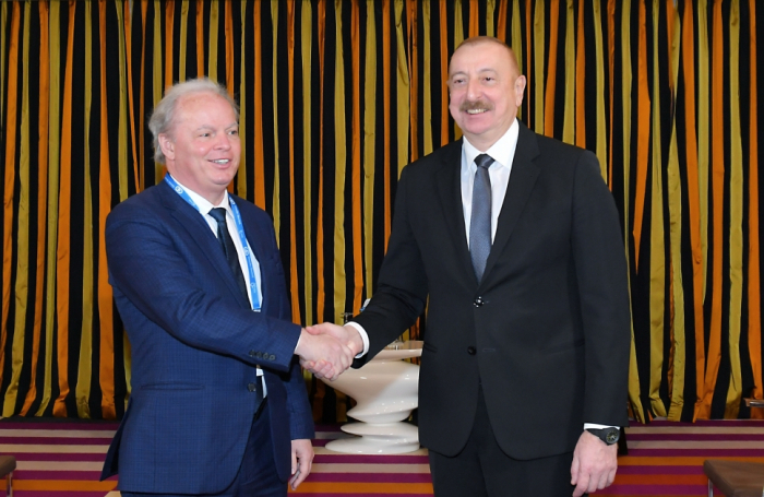  Präsident Ilham Aliyev trifft sich mit dem leitenden Geschäftsführer von WB 