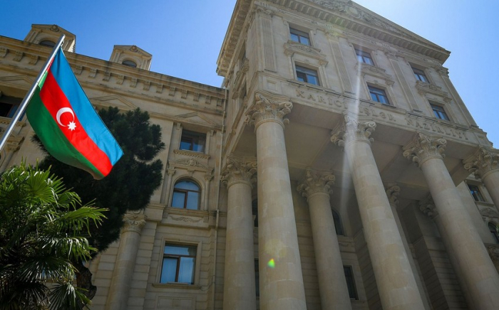  Aserbaidschanisches Außenministerium: Frankreichs heimtückische Politik in der Region wird keine Ergebnisse bringen 