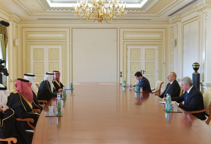   Präsident Ilham Aliyev empfängt den Minister für Hadsch und Umrah von Saudi-Arabien  