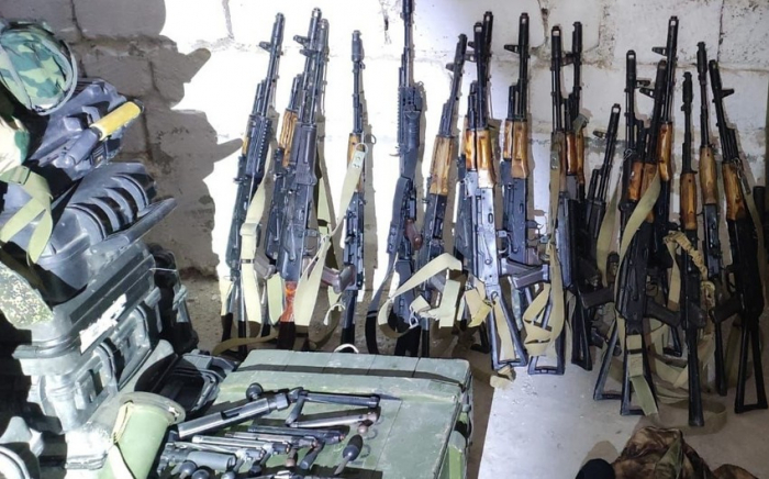   Waffen und Munition im Keller eines Kindergartens in Chankendi gefunden  