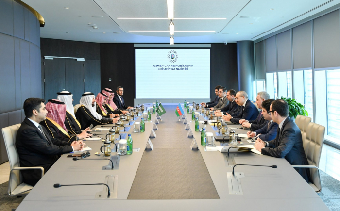  Aserbaidschan und Saudi-Arabien diskutieren über die Stärkung der Wirtschaftspartnerschaft 