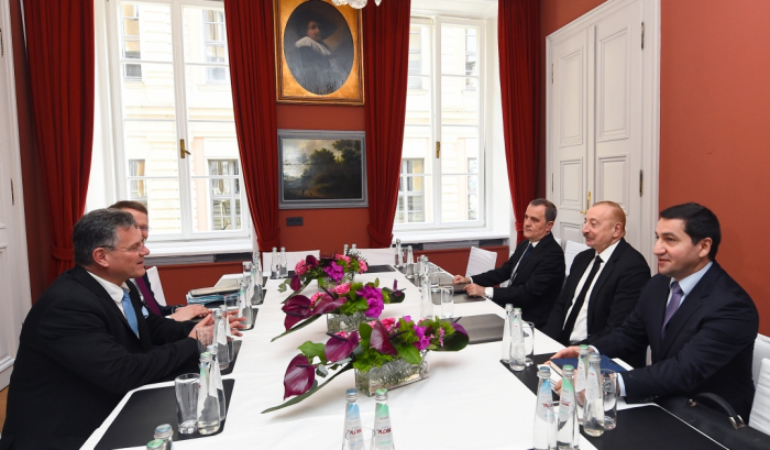  Ilham Aliyev se reunió con el vicepresidente ejecutivo de la Comisión Europea en Múnich 