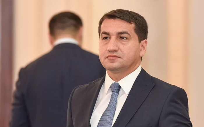   Hikmet Hajiyev comenta sobre la crisis de las minas terrestres en Azerbaiyán  