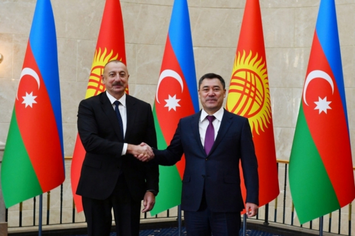  Sadir Japarov llamó al Presidente Ilham Aliyev 