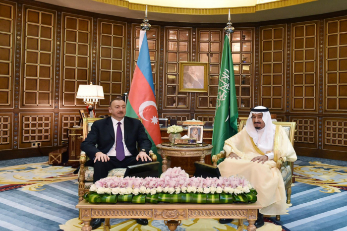  Le président azerbaïdjanais félicite le roi d