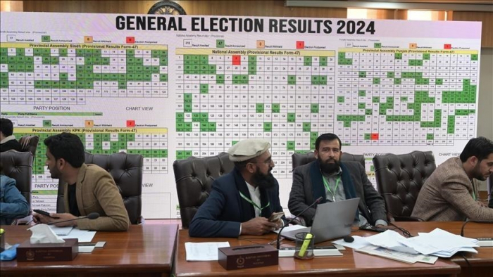 Elections au Pakistan : les candidats soutenus par Imran Khan arrivent en tête