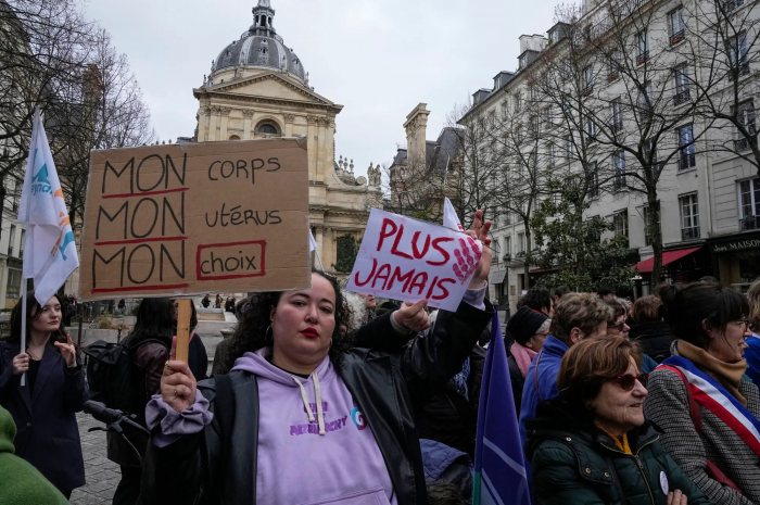    Fransada abort insan hüququ kimi müəyyənləşdirilir   