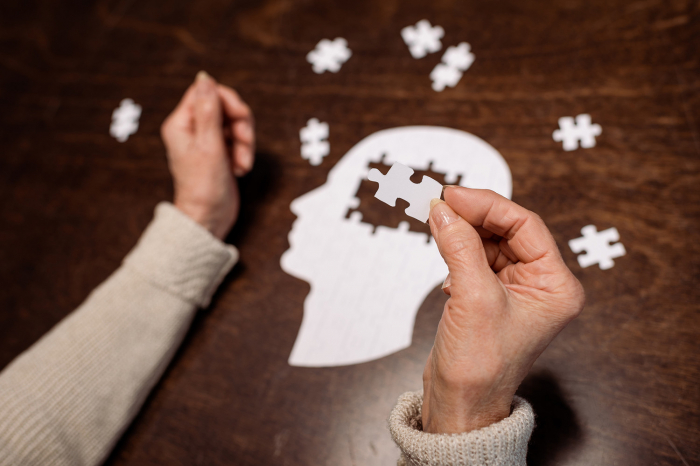    Parkinson xəstəliyi:    Kişi beyni qadına nisbətən daha tez qocalır