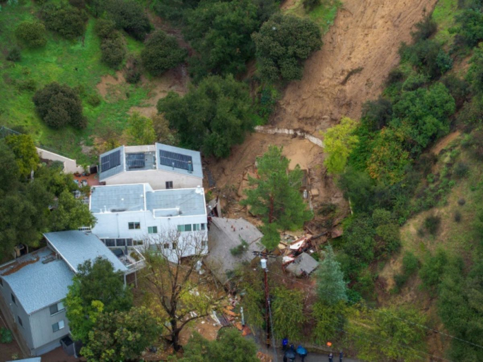 Une violente tempête fait au moins trois morts en Californie