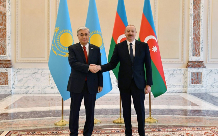  Tokayev llamó a Ilham Aliyev 