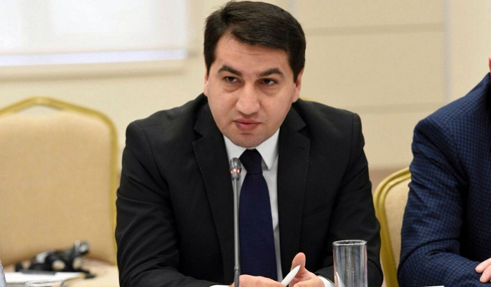  Hikmet Hadjiyev aborde la crise des mines terrestres en Azerbaïdjan 