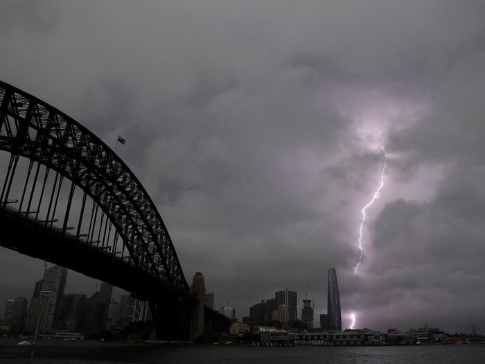 Australie : des tempêtes font un mort et privent 285.000 foyers d’électricité