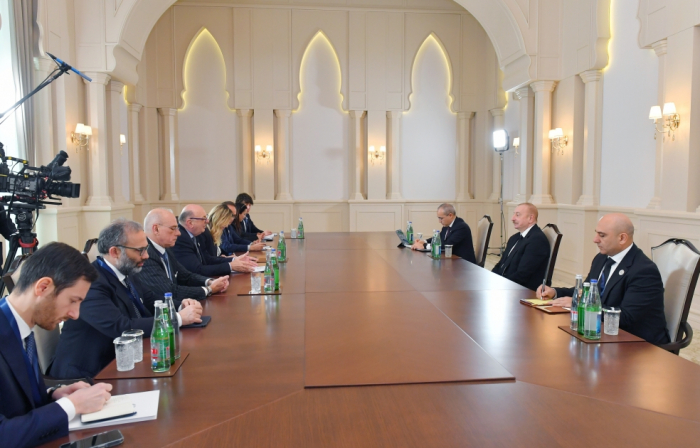   Aserbaidschanischer Präsident empfängt den italienischen Minister für Umwelt und Energiesicherheit  