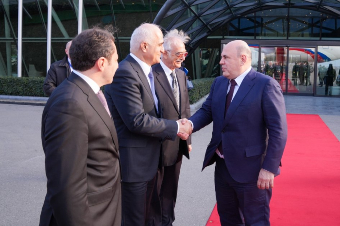  Russischer Premierminister beendet seinen Besuch in Aserbaidschan 