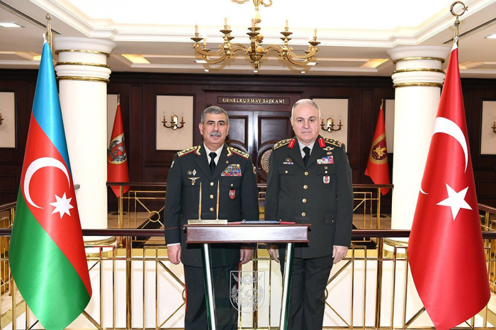 Azerbaijani Defense Minister discusses military cooperation with Turkish Counterpart