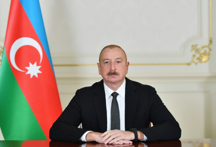  Presidente Ilham Aliyev: "Las mujeres azerbaiyanas, distinguidas por su belleza, elegancia y nobleza, también han escrito páginas brillantes en nuestra historia" 