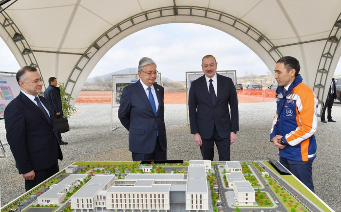   Präsidenten von Aserbaidschan und Kasachstan machten sich mit dem Projekt des Krankenhausbaus in Füzuli vertraut   - FOTOS    