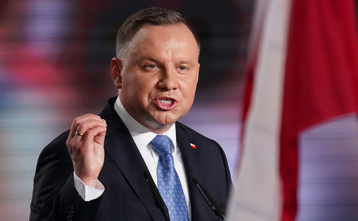    Duda:    "Ukraynaya qoşunla yox, silahla yardım etmək lazımdır"