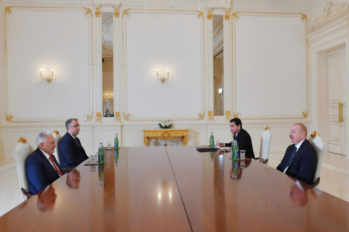   Präsident Aliyev trifft Vorsitzenden des Ältestenrates der Türkischen Staaten  