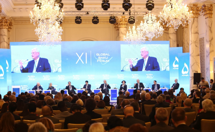    XI Qlobal Bakı Forumu panel iclaslarla davam edir     
