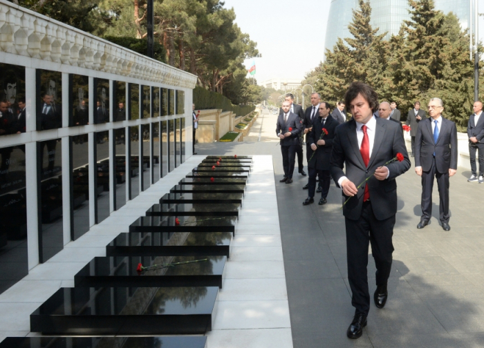 Le Premier ministre géorgien visite l’Allée des Martyrs et l’Allée d’Honneur à Bakou -   Photos  