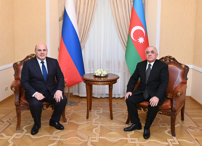  Los primeros ministros de Azerbaiyán y Rusia se reúnen en Bakú 