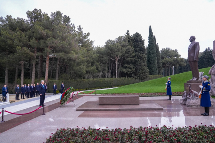 Kazakhstan President Tokayev visits grave of Great Leader Heydar Aliyev