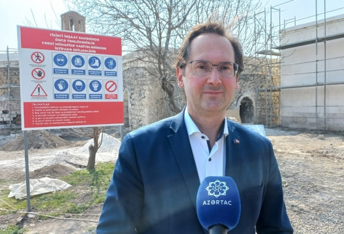 Andreas Minnich: "Nos alegró observar el proceso de restauración del Palacio de Khan en Aghdam"