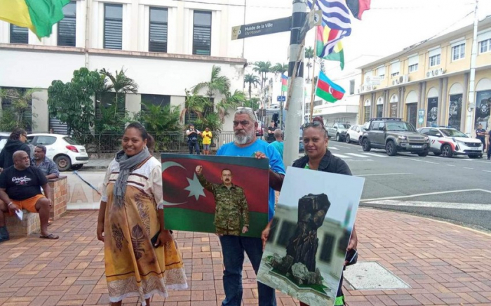    Yeni Kaledoniyada aksiyada Azərbaycan Prezidentinin plakatı qaldırılıb   