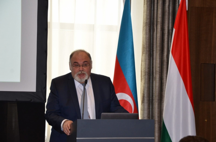Se celebró en Budapest el foro empresarial titulado "Emprender Negocios en Azerbaiyán"