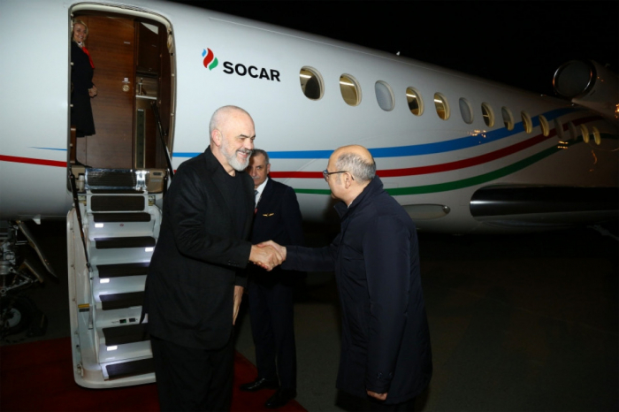  Le Premier ministre albanais Edi Rama arrive en Azerbaïdjan pour une visite de travail 