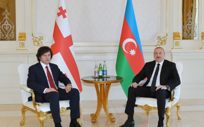  Persönliches Treffen zwischen dem Präsidenten Aserbaidschans und dem Premierminister Georgiens stattgefunden