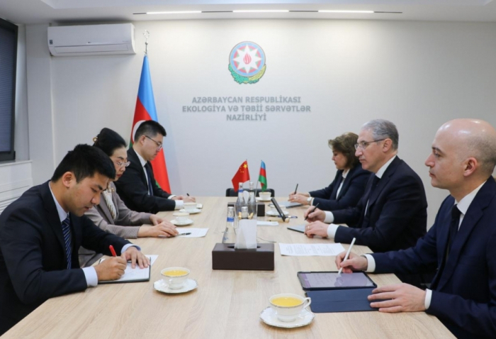   El ministro azerbaiyano de Ecología se reúne con la embajadora de China para discutir los preparativos de la COP29  