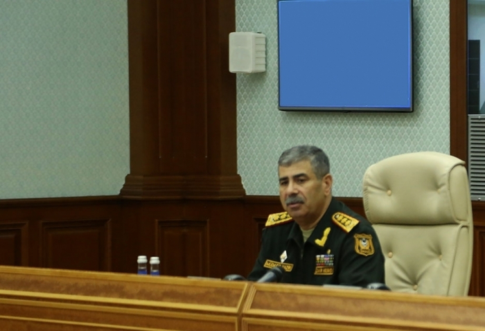   Ministro de Defensa de Azerbaiyán: "Es necesario aumentar la intensidad de los ejercicios y la formación práctica en las unidades militares"  