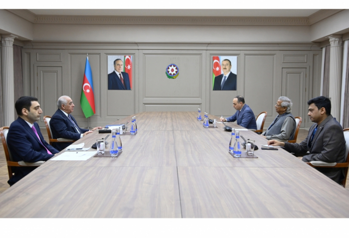 Azerbaijani PM meets with Nobel peace laureate Muhammad Yunus