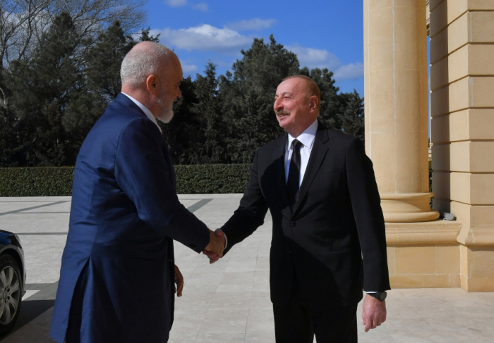  Entretien en tête-à-tête du président azerbaïdjanais avec le Premier ministre albanais - Photos