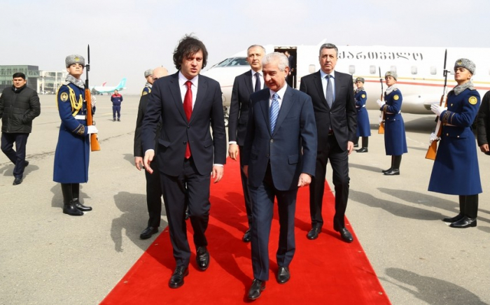  Georgischer Premierminister ist zu einem offiziellen Besuch in Aserbaidschan eingetroffen 